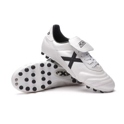 Chaussure de football Mundial AG