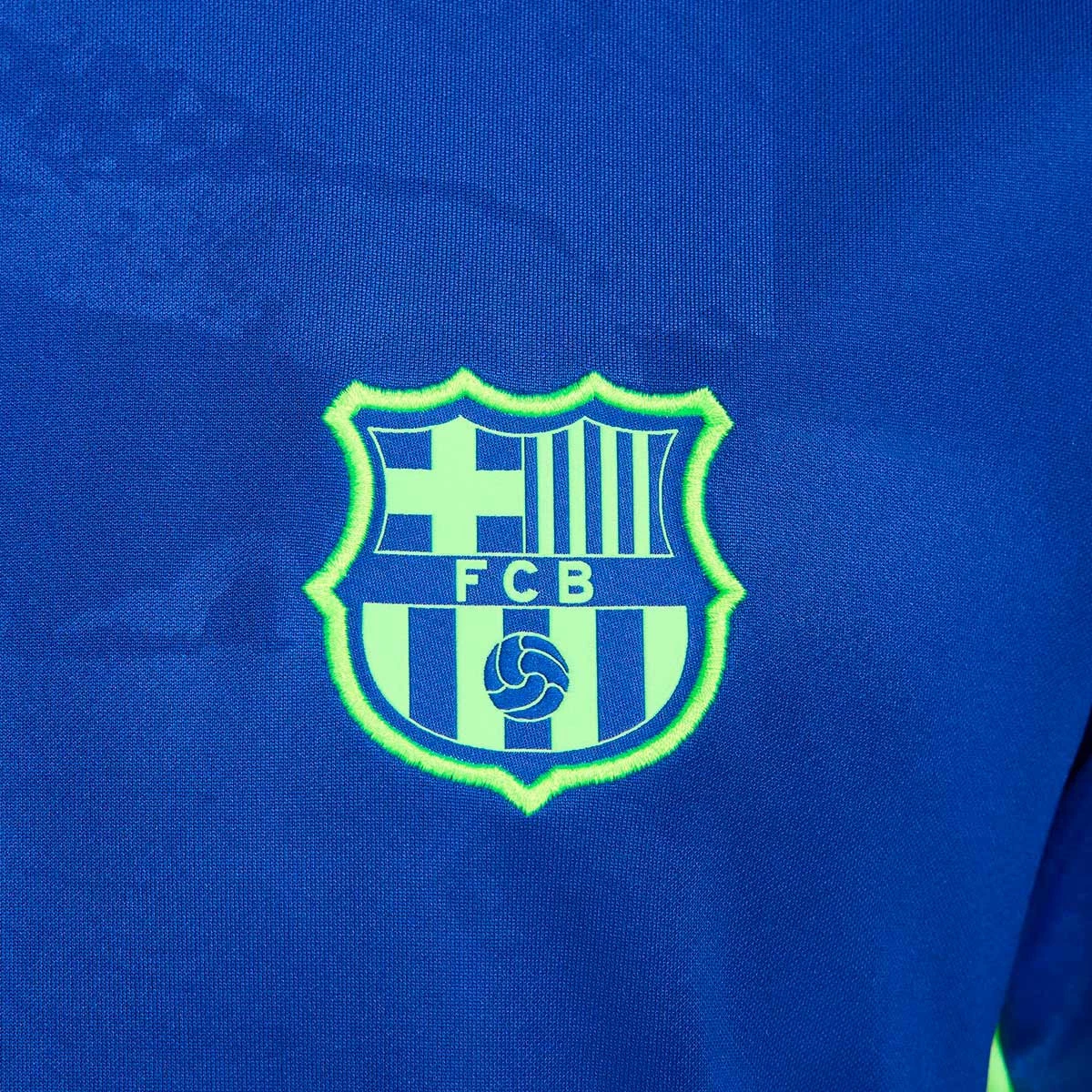 camiseta-nike-fc-barcelona-pre-match-2024-2025-old-royal-old-royal-lime-blast-lime-blast-4