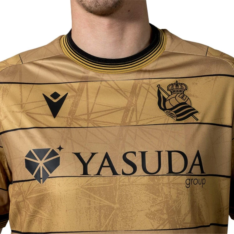 camiseta-macron-real-sociedad-segunda-equipacion-2024-2025-gold-3