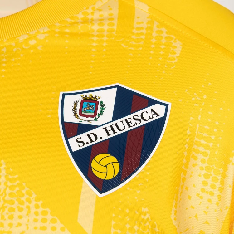 camiseta-soka-sociedad-deportiva-huesca-cuarta-equipacion-portero-2024-2025-banana-yellow-5