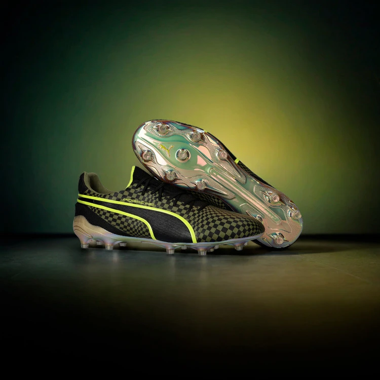 bota-puma-king-ultimate-x-porsche-fgag-olive-drab-black-gold-6