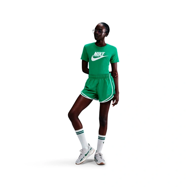 camiseta-nike-sportswear-essentials-mujer-stadium-green-4