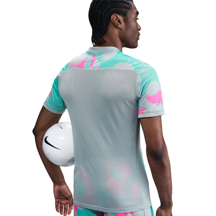 camiseta-nike-academy-graphic-hyper-pink-ocean-cube-dynamic-turq-black-3