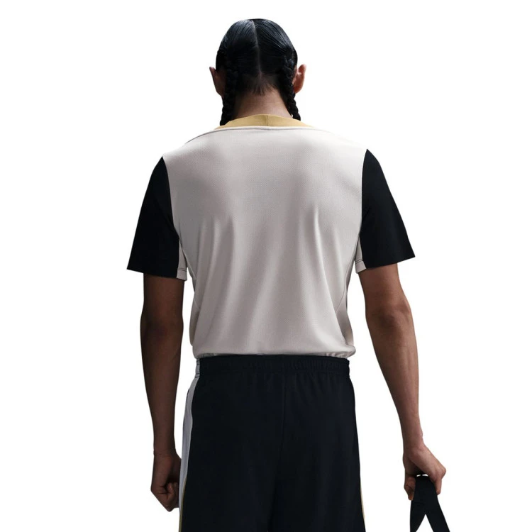 camiseta-nike-dri-fit-strike-pale-ivory-black-jersey-gold-black-1