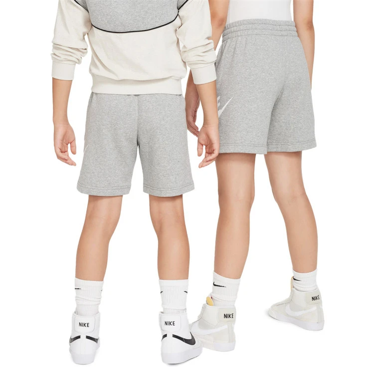 pantalon-corto-nike-sportswear-club-hbr-nino-dk-grey-heather-base-grey-white-1