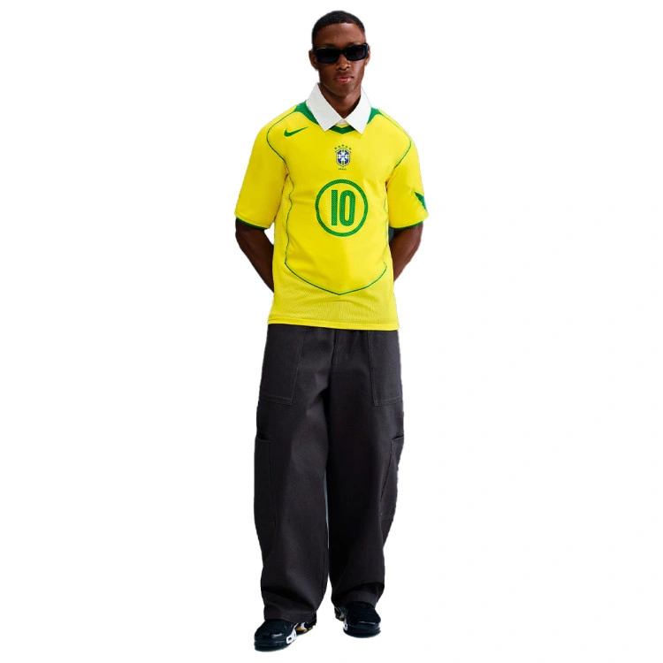 camiseta-nike-brasil-ronaldinho-edicion-especial-reissue-opti-yellow-apple-green-apple-green-6