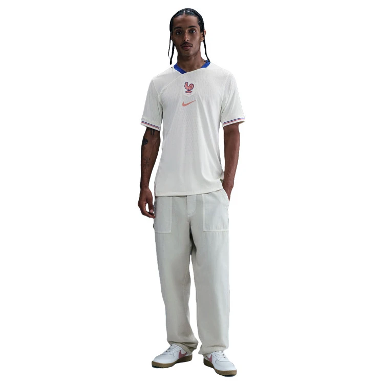 camiseta-nike-francia-segunda-equipacion-authentic-eurocopa-femenina-2025-pale-ivory-sail-bright-blue-lt-madder-root-no-4