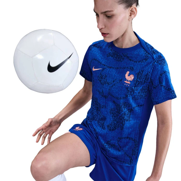 camiseta-nike-francia-pre-match-eurocopa-femenina-2025-mujer-lyon-blue-bright-blue-blue-void-lt-madder-roo-4