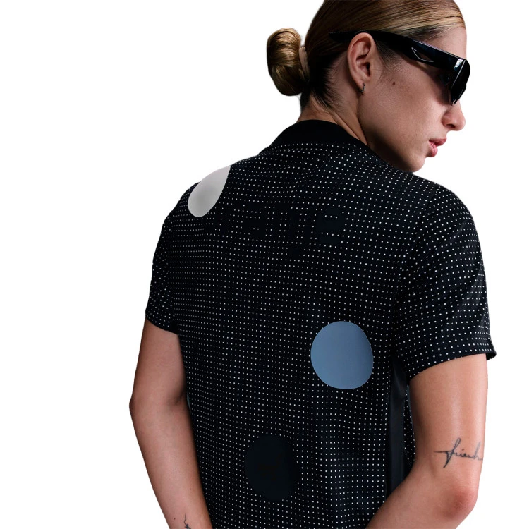 camiseta-nike-holanda-pre-match-eurocopa-femenina-2025-mujer-black-white-full-spon-plyr-3