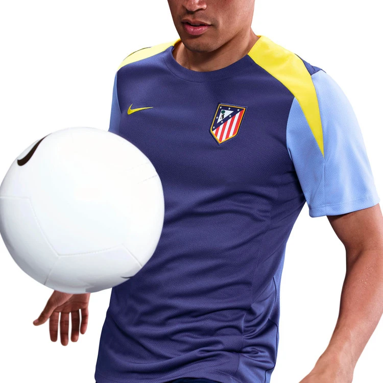 camiseta-nike-atletico-de-madrid-training-2025-2026-dk-purple-dust-vibrant-yellow-vibrant-yellow-2