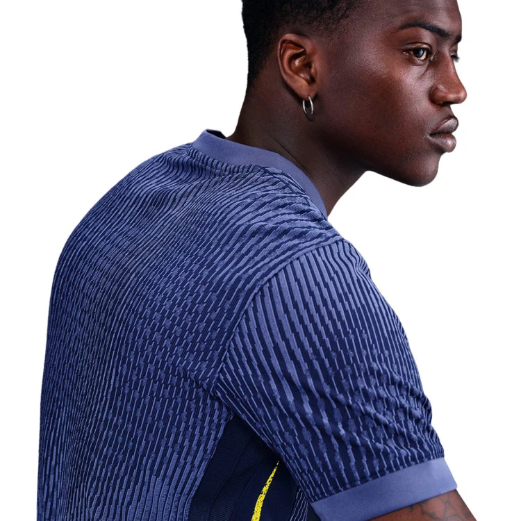 camiseta-nike-atletico-de-madrid-segunda-equipacion-authentic-2025-2026-binary-blue-dk-purple-dust-vibrant-yellow-ful-4