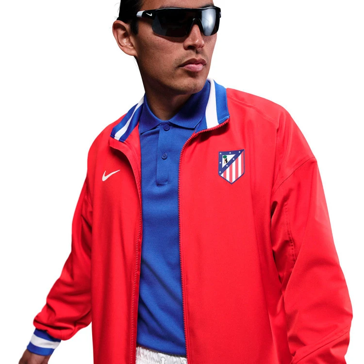 chaqueta-nike-atletico-de-madrid-pre-match-2025-2026-sport-red-hyper-royal-white-nosponsor-2