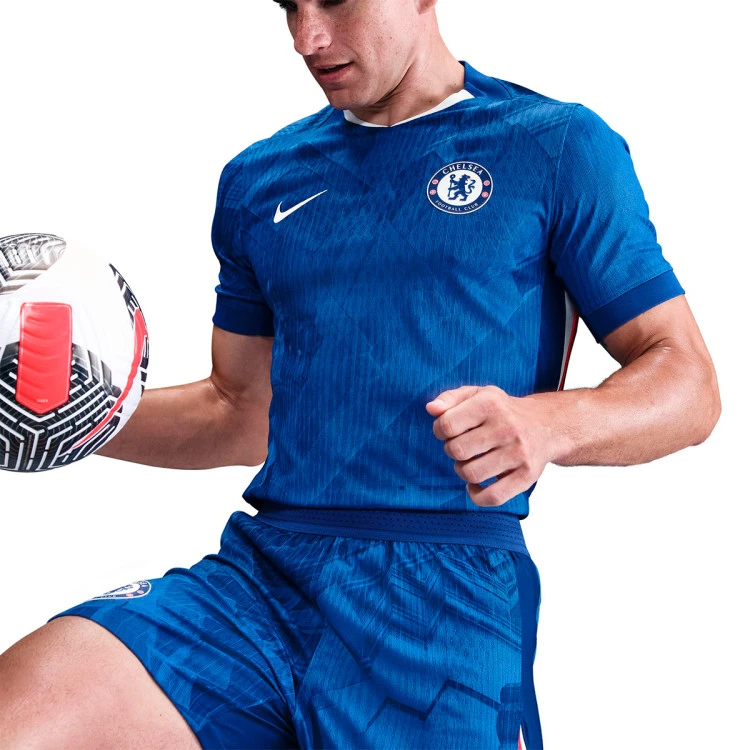 camiseta-nike-chelsea-fc-primera-equipacion-authentic-2025-2026-rush-blue-white-speed-red-white-full-sponsor-5