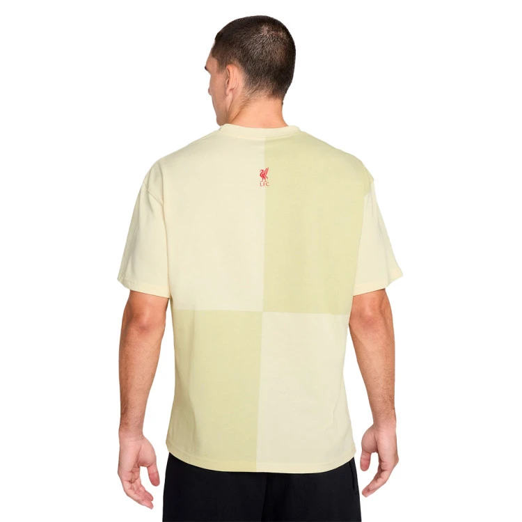 camiseta-nike-liverpool-fc-fanswear-2025-2026-coconut-milk-1