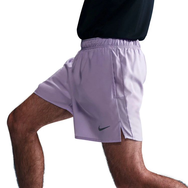 pantalon-corto-nike-challenger-hydrangeas-hydrangeas-reflective-silv-3