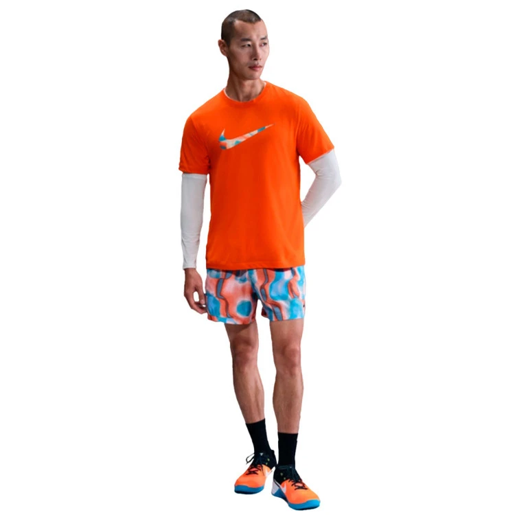 camiseta-nike-dri-fit-swoosh-safety-orange-4