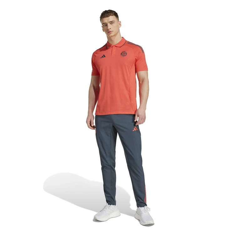 polo-adidas-fc-bayern-fanswear-2025-2026-easy-coral-5