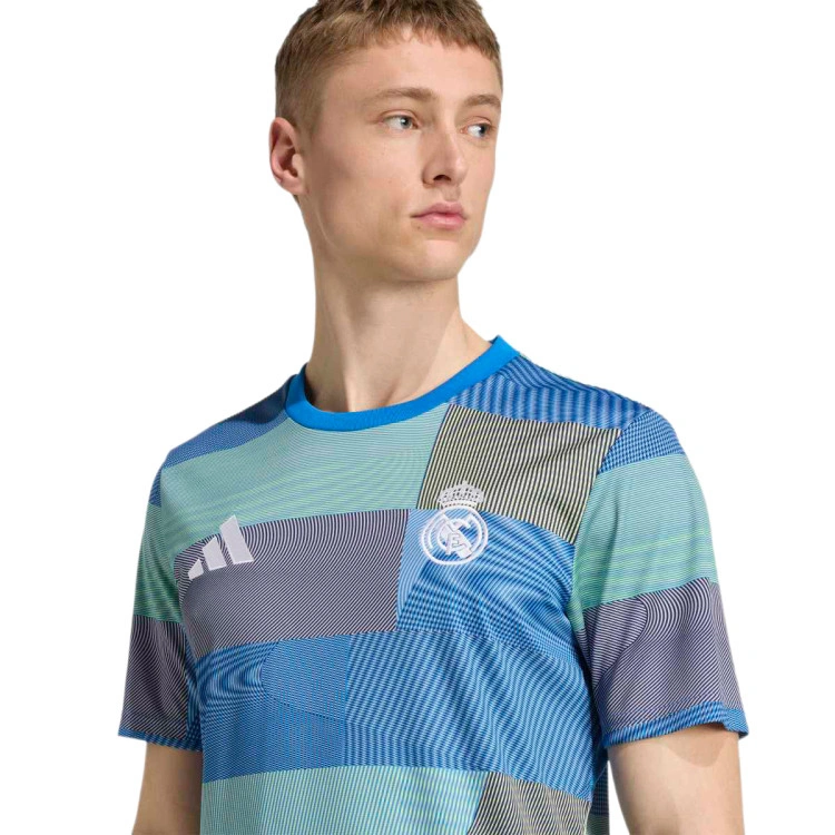 camiseta-adidas-real-madrid-pre-match-2025-2026-bluebird-3