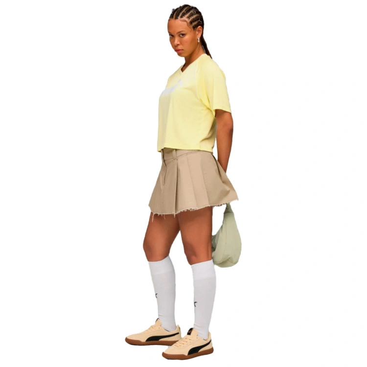 camiseta-puma-essentials-relaxed-cropped-football-jersey-mujer-gold-moon-2
