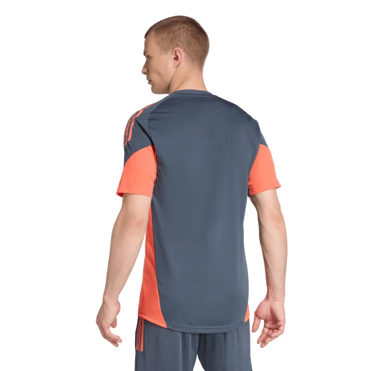 camiseta-adidas-fc-bayern-training-2025-2026-bold-onix-1