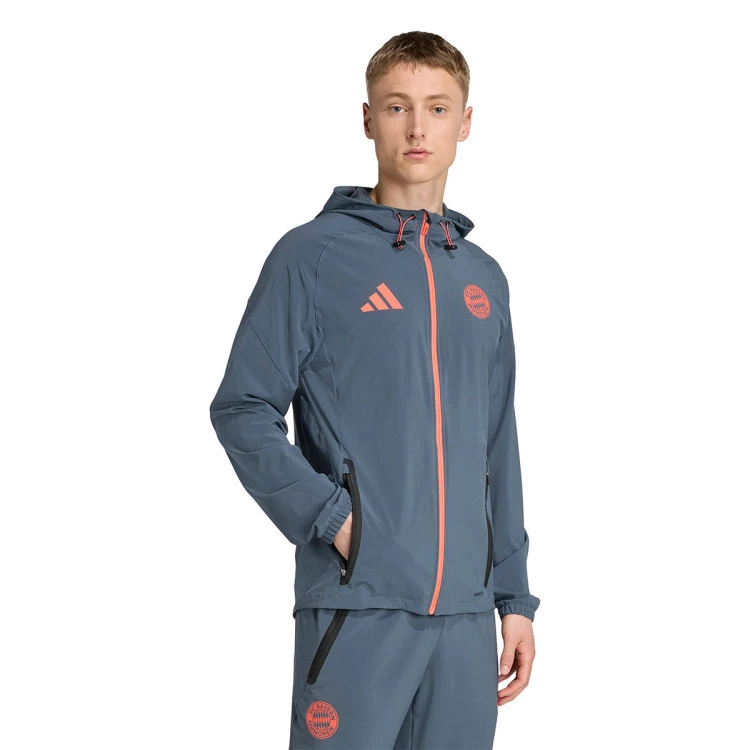 chaqueta-adidas-fc-bayern-fanswear-2025-2026-bold-onixeasy-coral-2