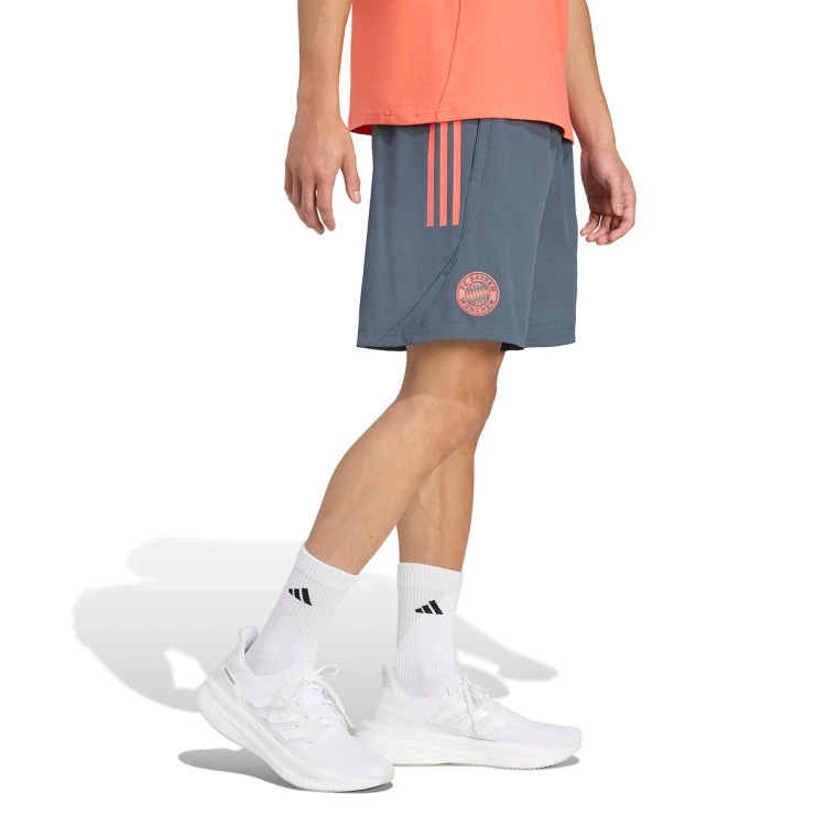 pantalon-corto-adidas-fc-bayern-fanswear-2025-2026-bold-onix-2