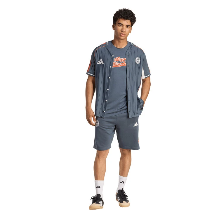 pantalon-corto-adidas-fc-bayern-fanswear-2025-2026-bold-onix-off-white-4