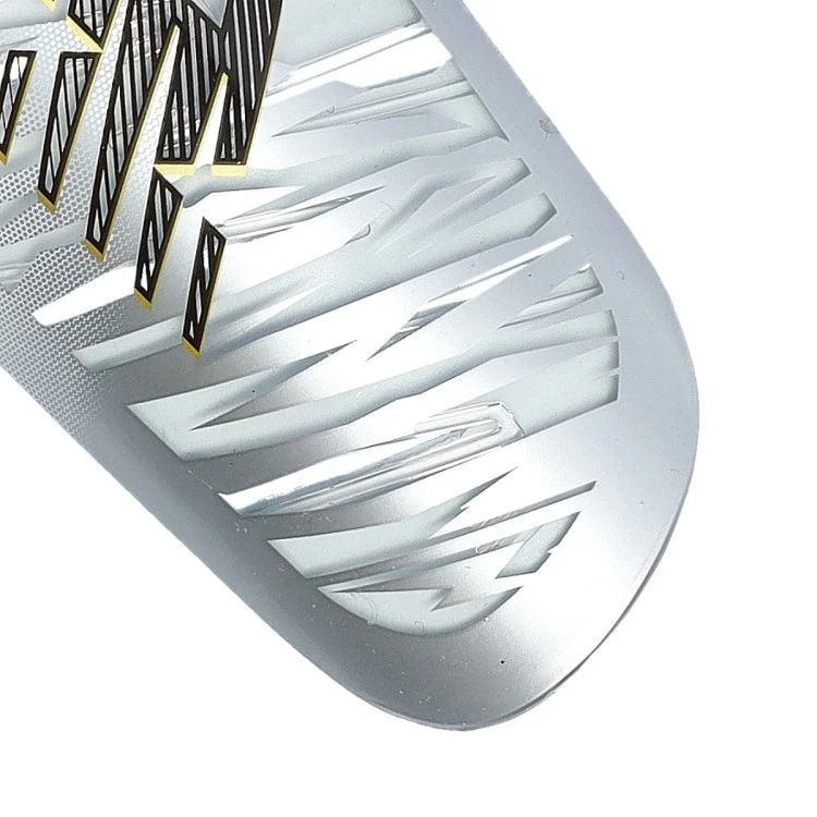 espinillera-new-balance-furon-match-slip-guard-blanco-2