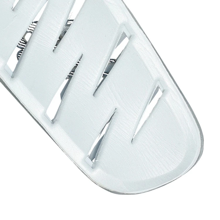 espinillera-new-balance-furon-match-slip-guard-blanco-3