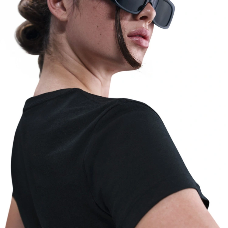 camiseta-nike-sportswear-club-hbr-mujer-black-white-3