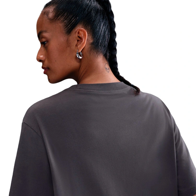 camiseta-nike-sportswear-essentials-lbr-mujer-thunder-grey-3