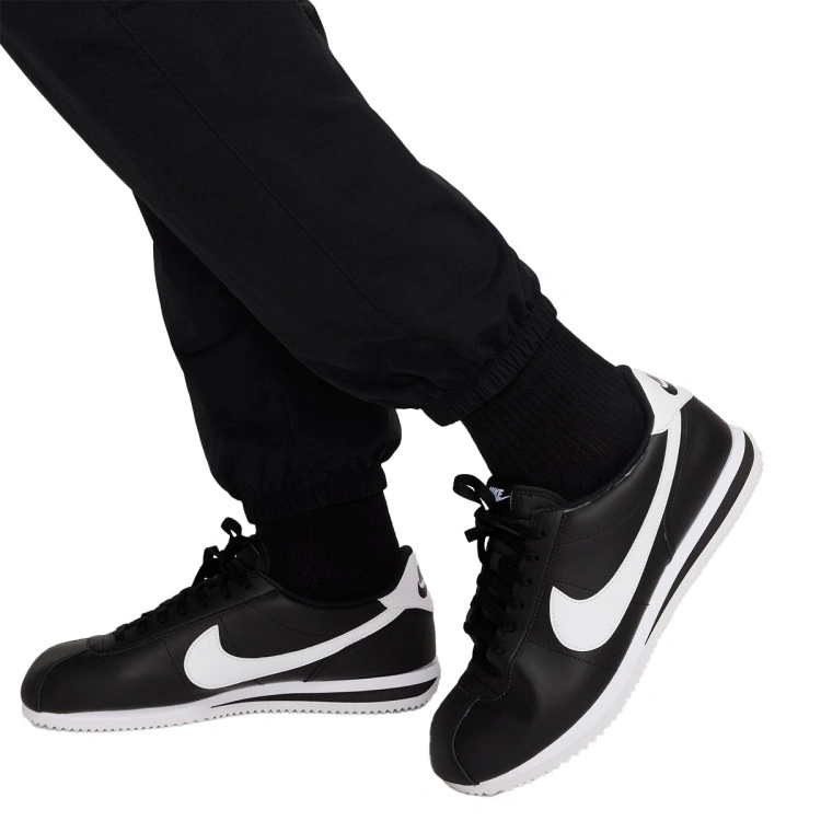 pantalon-largo-nike-club-woven-cargo-black-white-4
