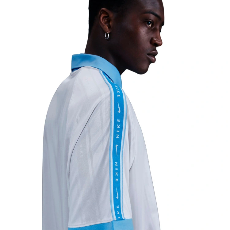 camiseta-nike-sportswear-photon-dust-3