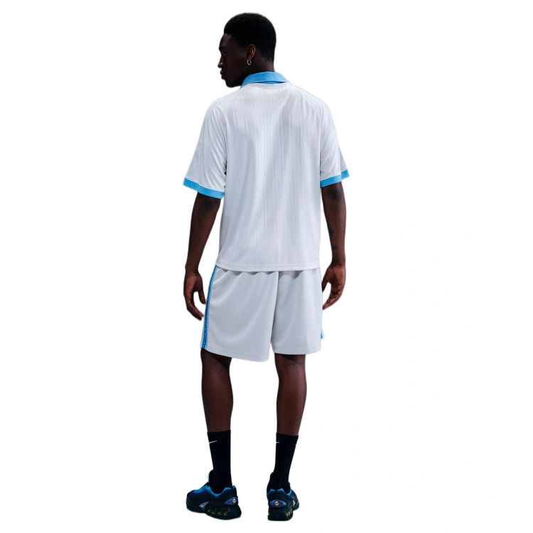 camiseta-nike-sportswear-photon-dust-6