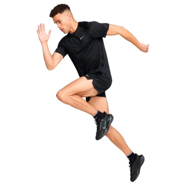 camiseta-nike-stride-black-reflective-silv-6