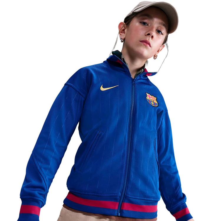 chaqueta-nike-fc-barcelona-pre-match-2025-2026-nino-deep-royal-blue-noble-red-midwest-gold-4