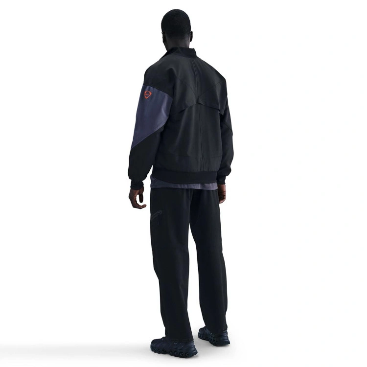 chaqueta-nike-inter-milan-pre-match-2025-2026-black-thunder-blue-safety-orange-6