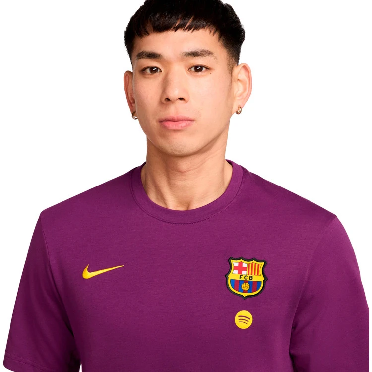 camiseta-nike-fc-barcelona-fanswear-2025-2026-bright-grape-bright-grape-midwest-gold-2