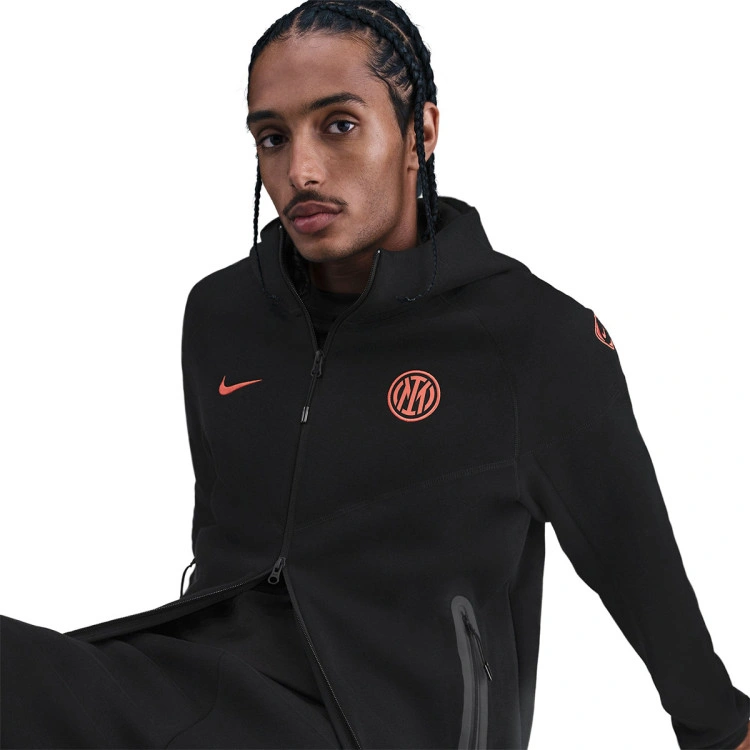 chaqueta-nike-inter-milan-fanswear-2025-2026-black-safety-orange-no-sponsor-4