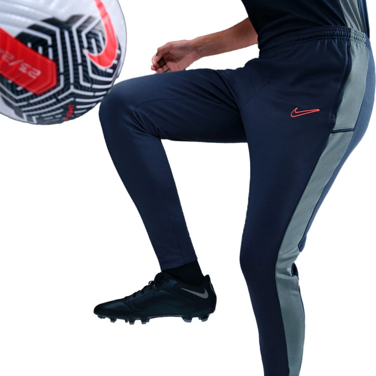 pantalon-largo-nike-academy-25-mujer-thunder-blue-cool-grey-bright-crimson-4