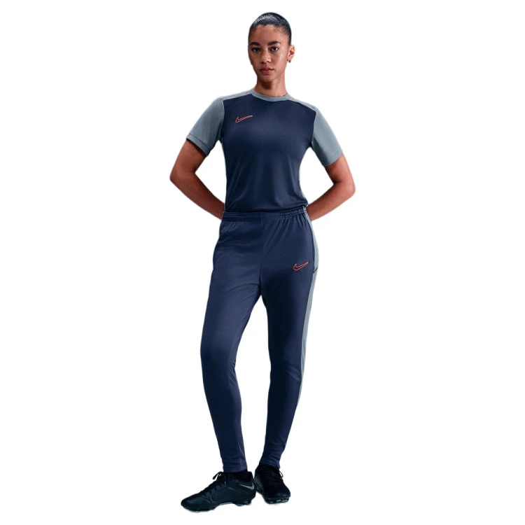 camiseta-nike-academy-25-mujer-thunder-blue-cool-grey-bright-crimson-5