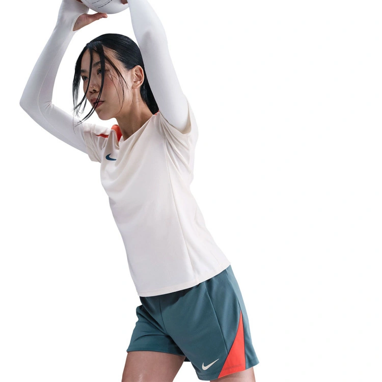 pantalon-corto-nike-strike-mujer-smokey-blue-turf-orange-chalk-4