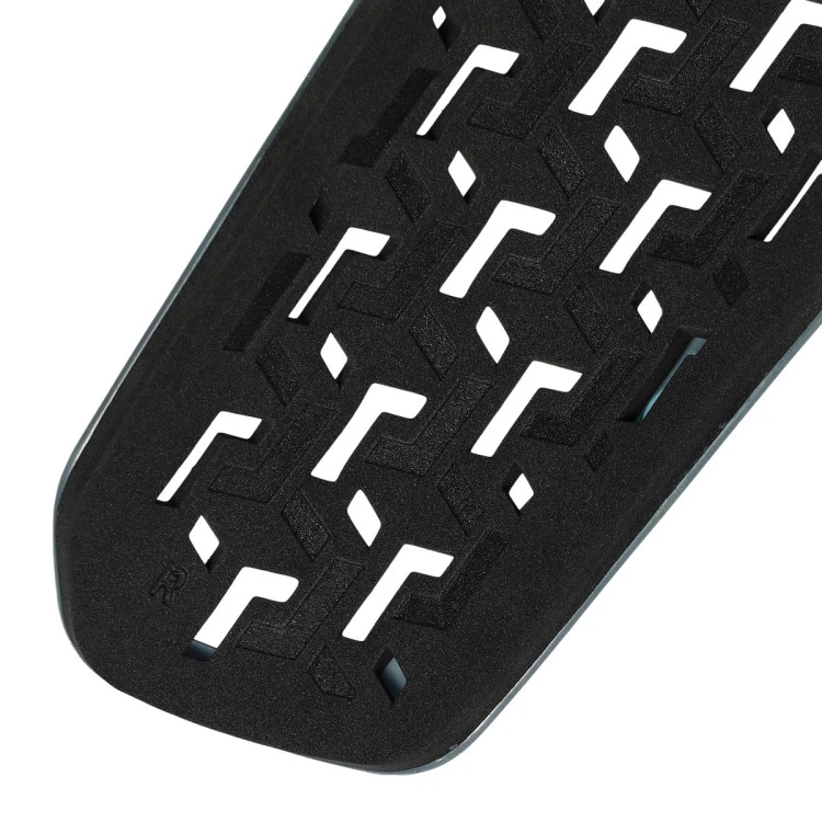 espinillera-uhlsport-cybershield-negro-3