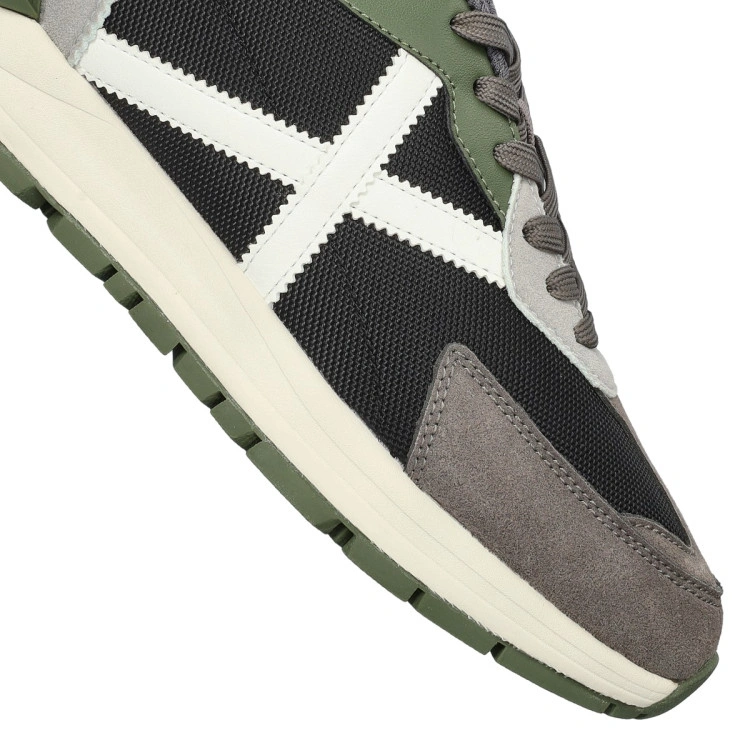 zapatilla-munich-versatile-negro-6