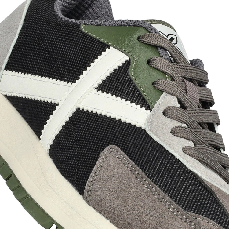 zapatilla-munich-versatile-negro-7