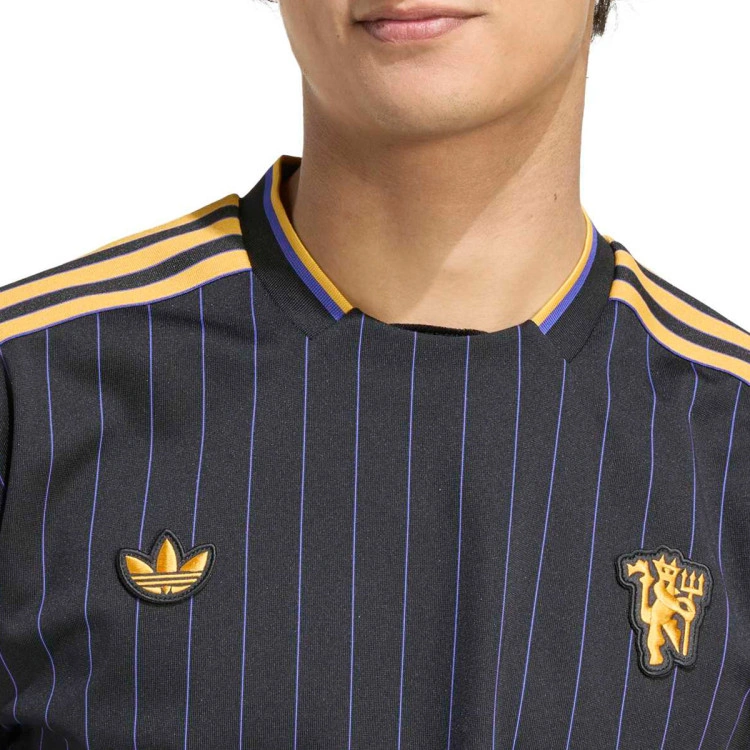 camiseta-adidas-manchester-united-icons-fanswear-2025-2026-black-4