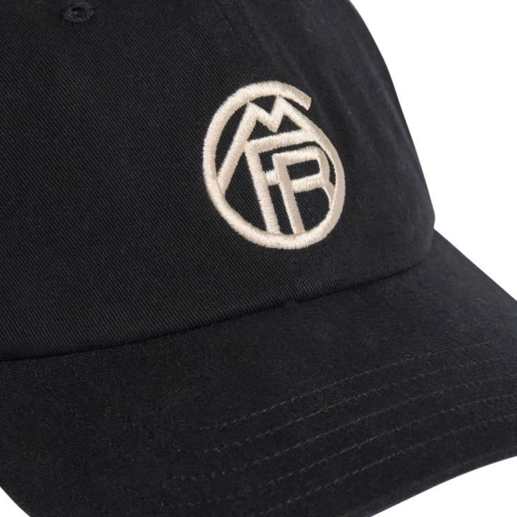 gorra-adidas-fc-bayern-2025-2026-black-halo-ivory-2