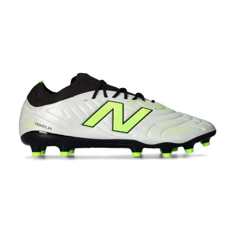 bota-new-balance-tekela-pro-low-laced-mg-v5-white-1
