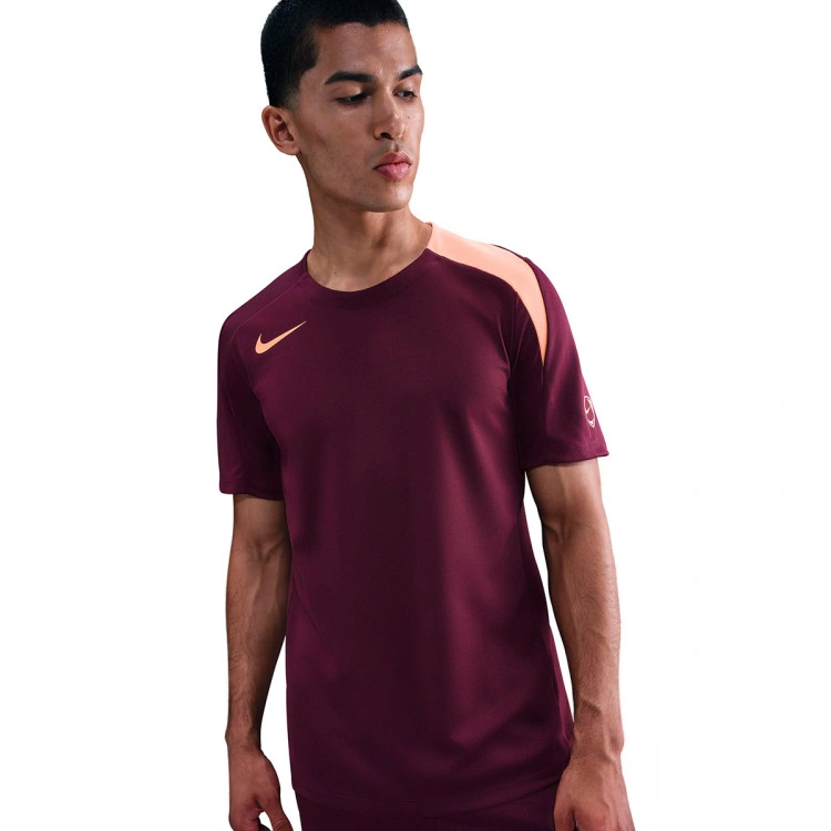camiseta-nike-dri-fit-strike-bordeaux-bordeaux-orange-pulse-2