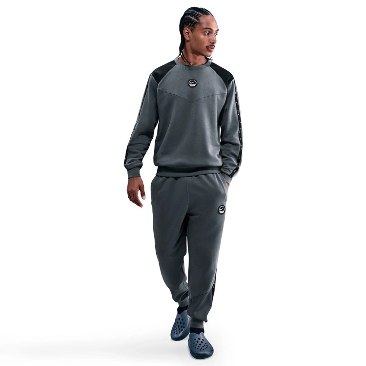 sudadera-nike-sportswar-crew-fleece-iron-grey-black-5